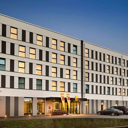 Super 8 Freiburg Hotell Eksteriør bilde