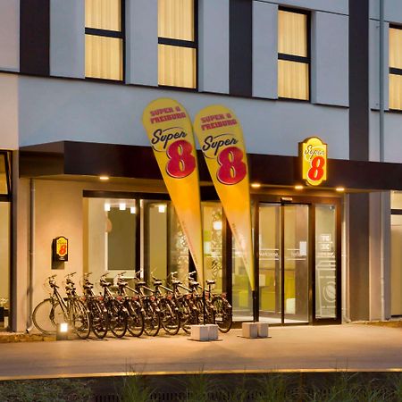 Super 8 Freiburg Hotell Eksteriør bilde