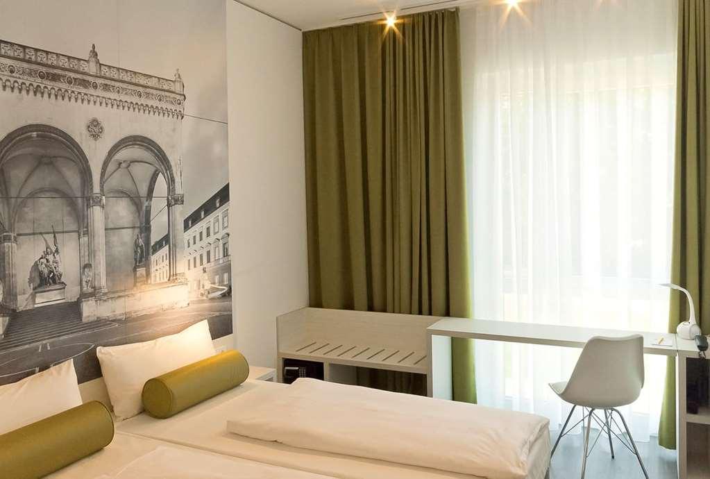 Super 8 Freiburg Hotell Rom bilde