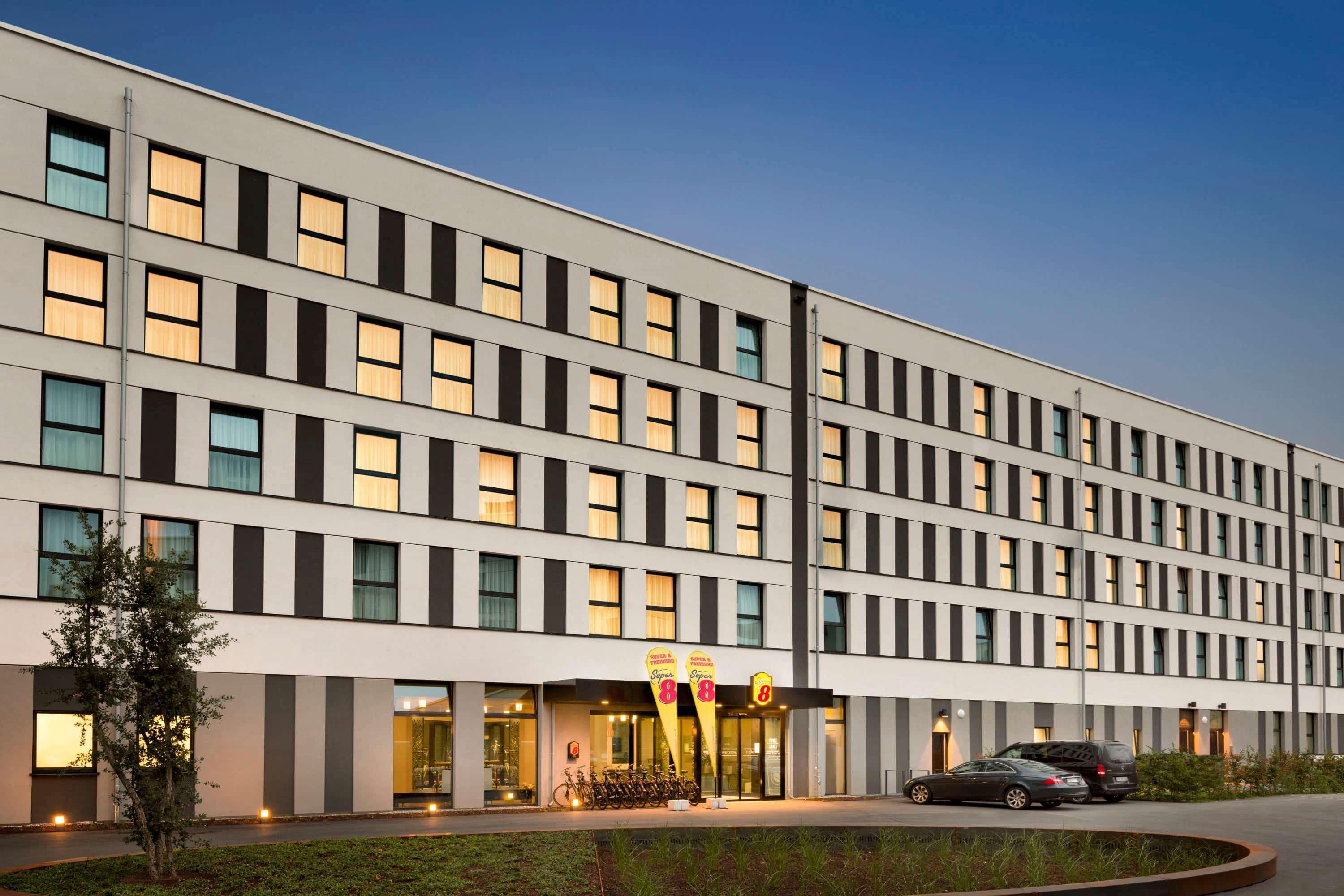 Super 8 Freiburg Hotell Eksteriør bilde