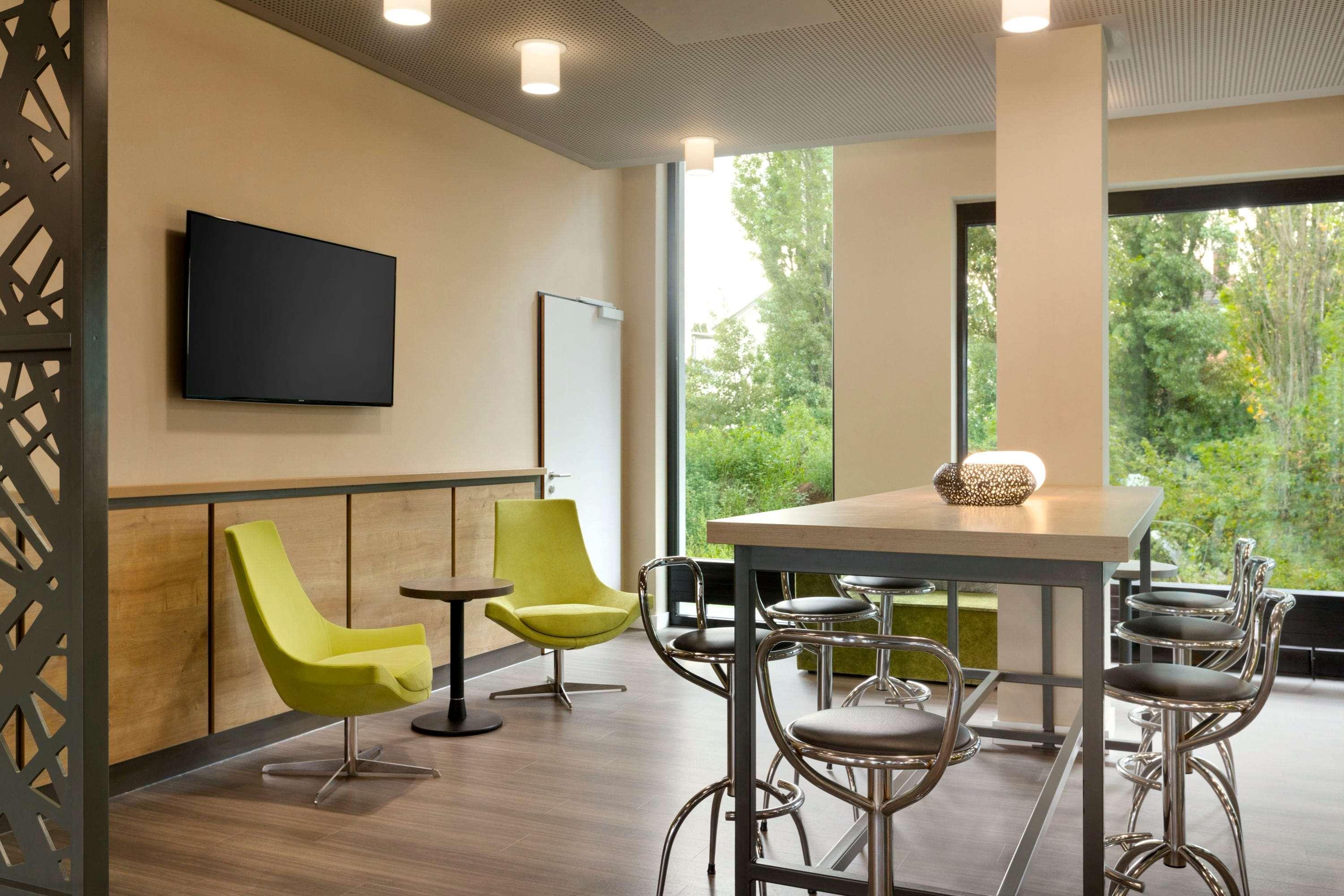 Super 8 Freiburg Hotell Eksteriør bilde