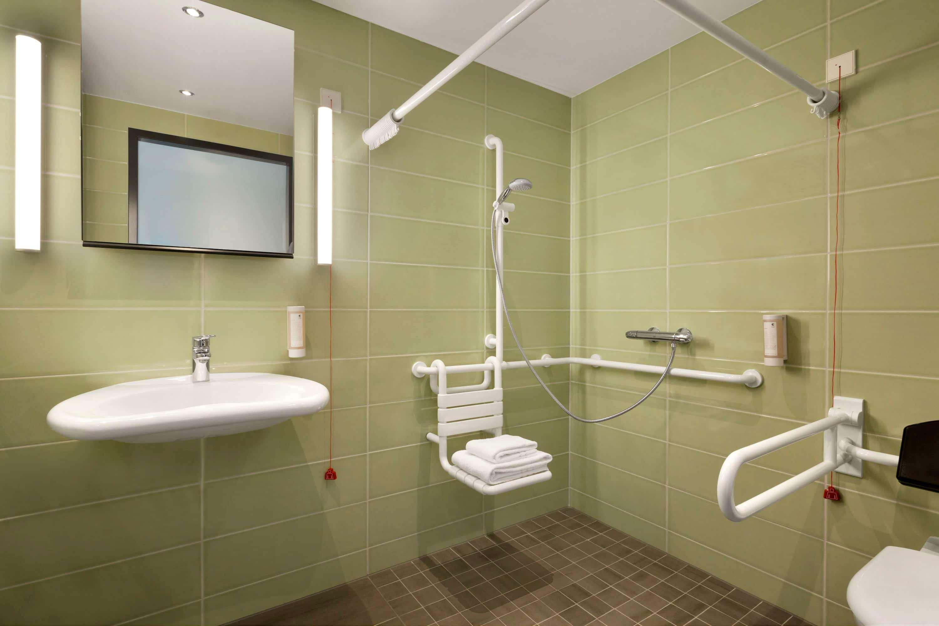 Super 8 Freiburg Hotell Eksteriør bilde