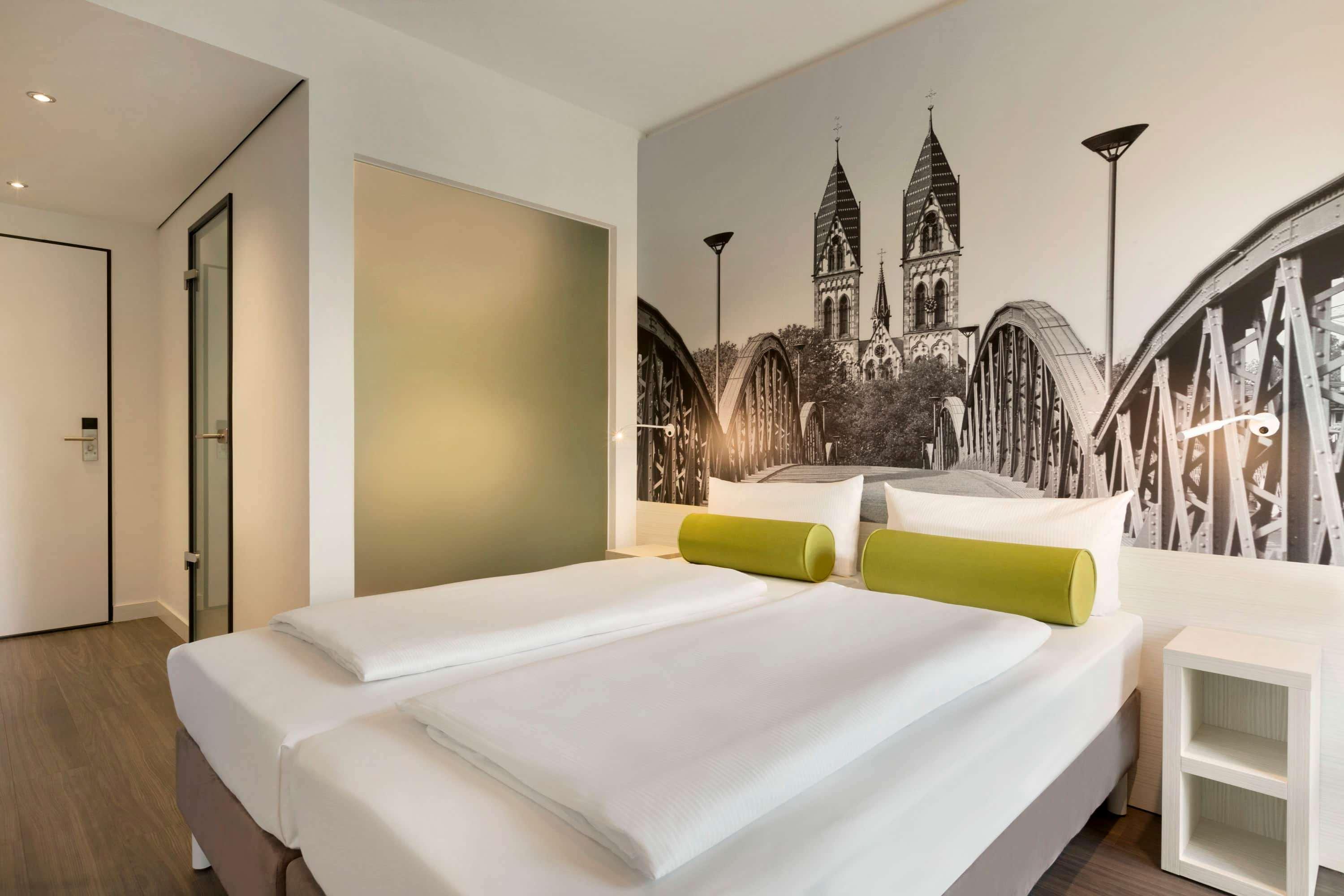 Super 8 Freiburg Hotell Eksteriør bilde