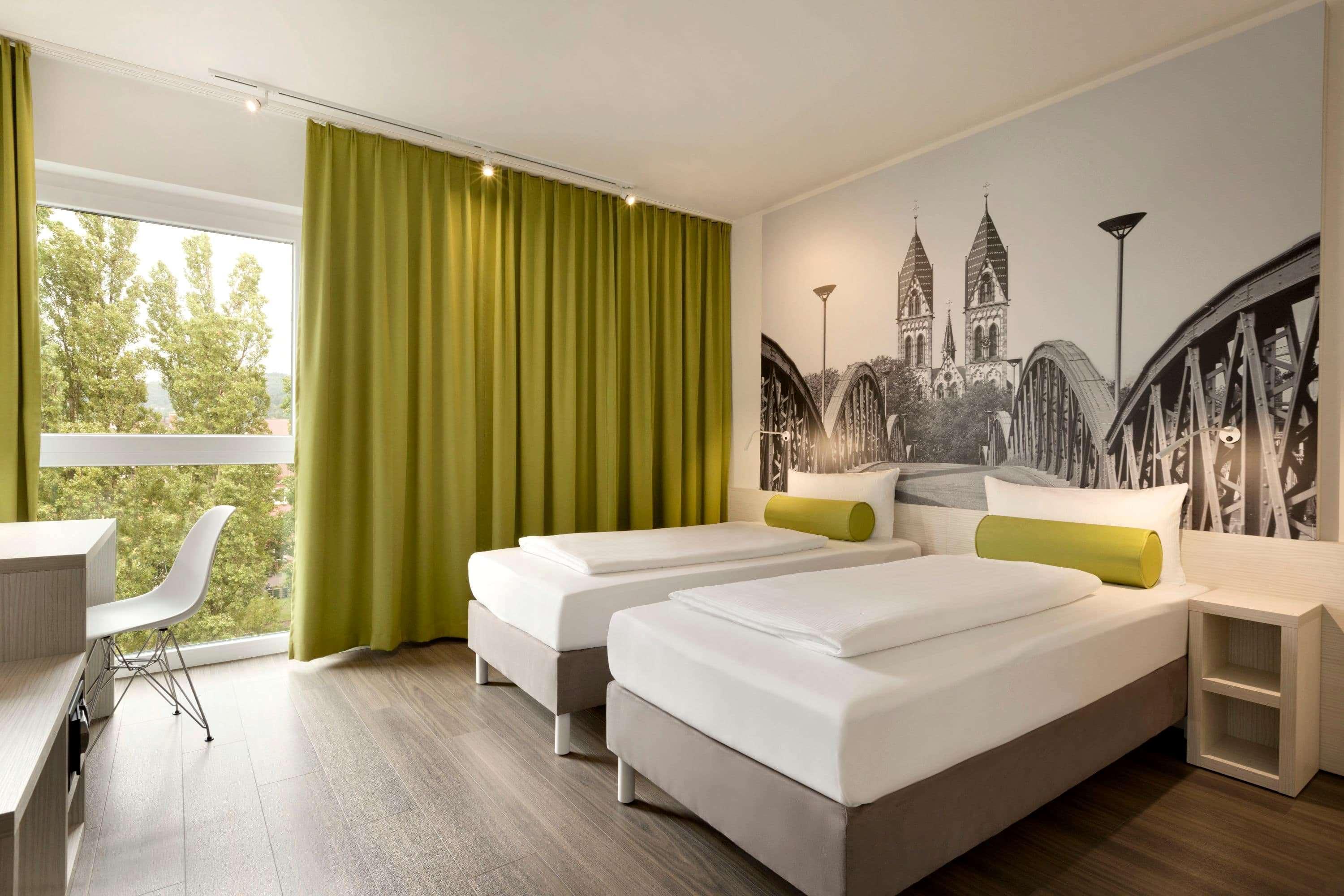 Super 8 Freiburg Hotell Eksteriør bilde