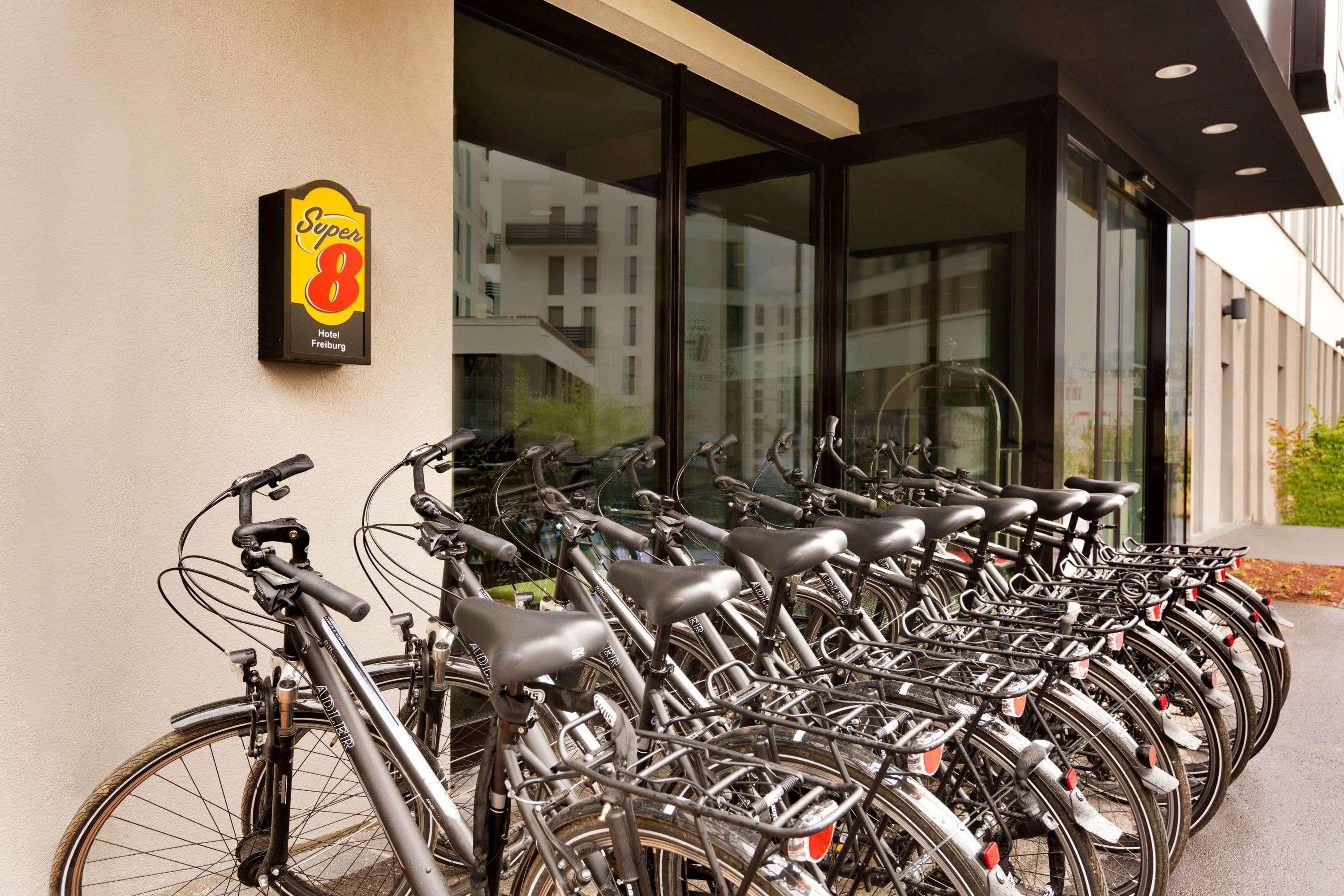 Super 8 Freiburg Hotell Eksteriør bilde