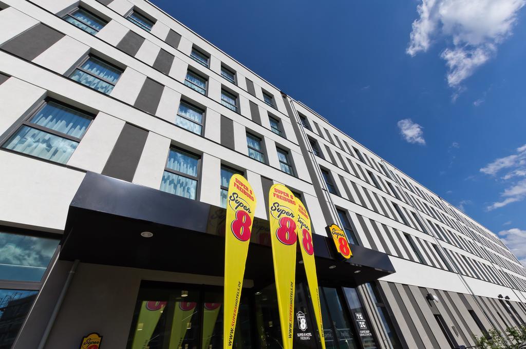 Super 8 Freiburg Hotell Eksteriør bilde