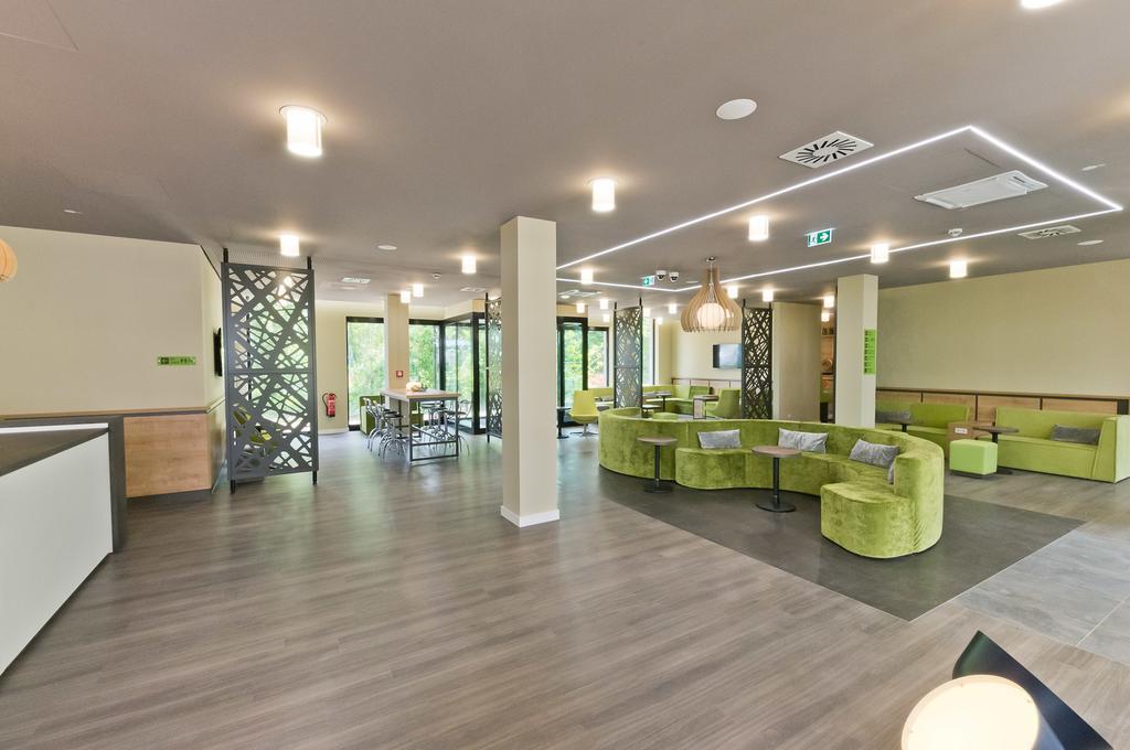 Super 8 Freiburg Hotell Eksteriør bilde