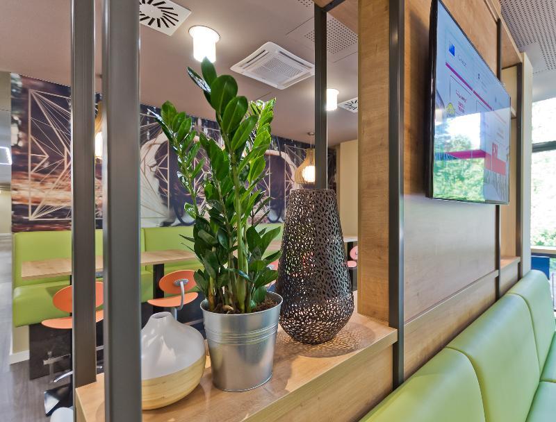 Super 8 Freiburg Hotell Eksteriør bilde